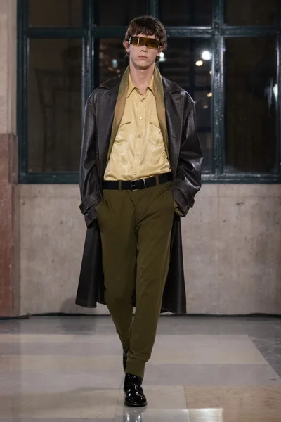 Look 4